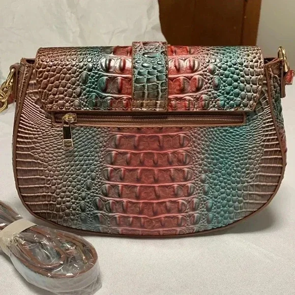 VEGAN LEATHER Purse,Crossbody, NWOT. Beautiful colors. - Picture 2 of 4